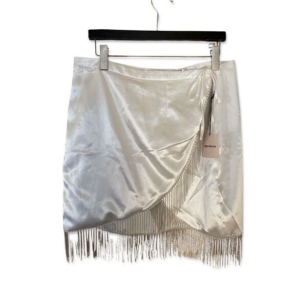 Superdown Penelope white satin Fringe mini Skirt Sz XL NWT Revolve $68 - Picture 9 of 13